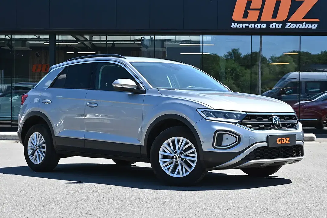 Volkswagen T-Roc - Thumbnail 2