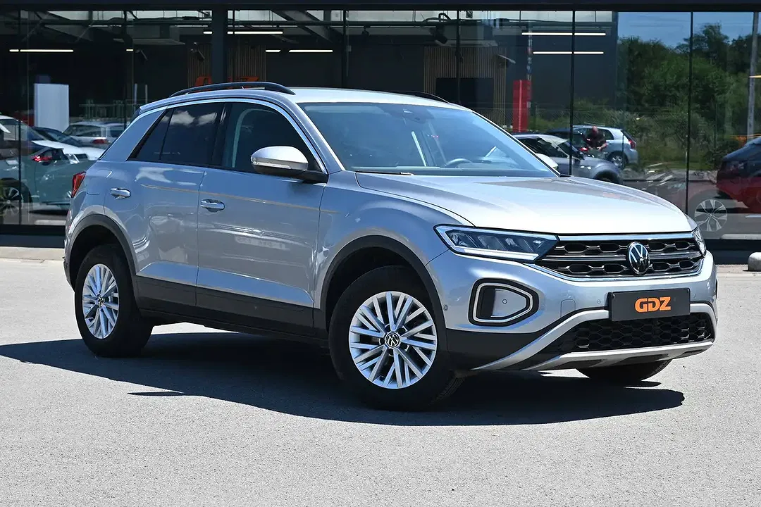 Volkswagen T-Roc - Thumbnail 3