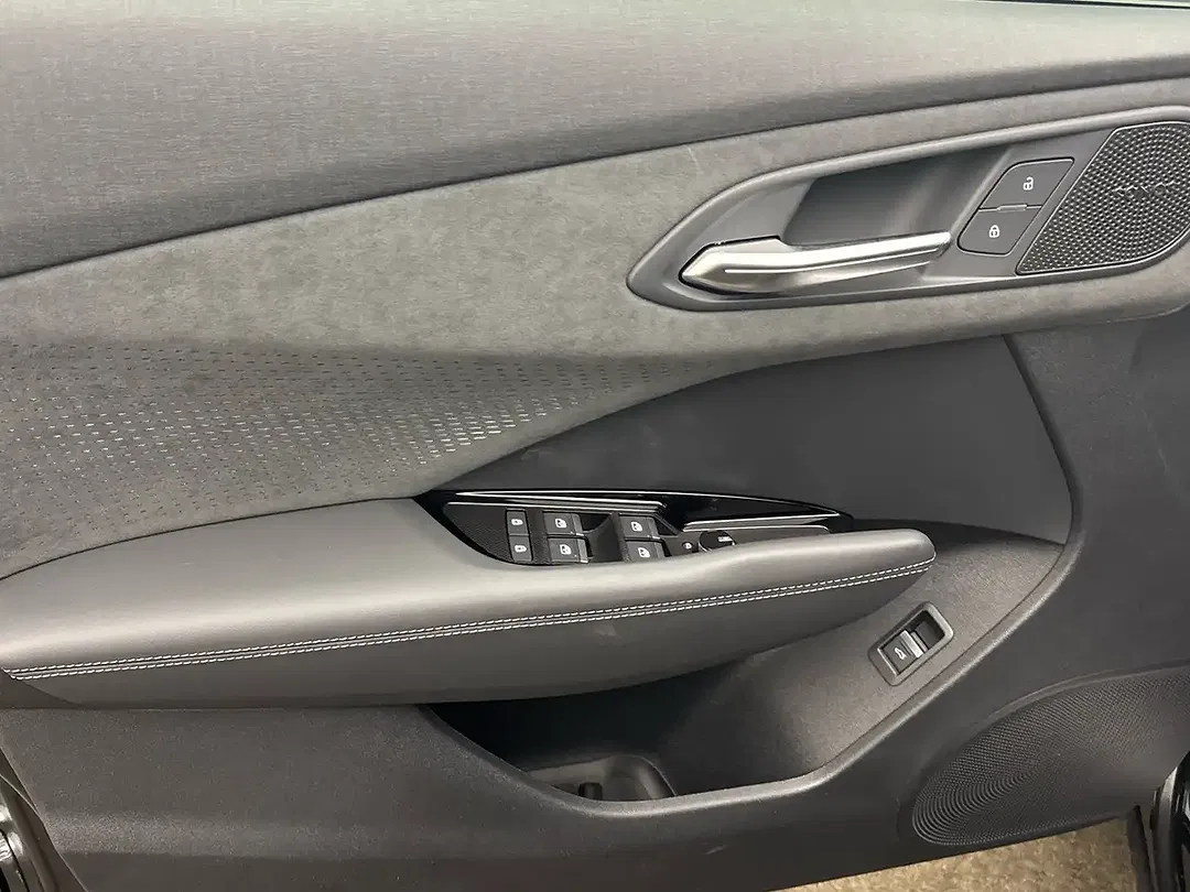 Audi Q3 - Thumbnail 11