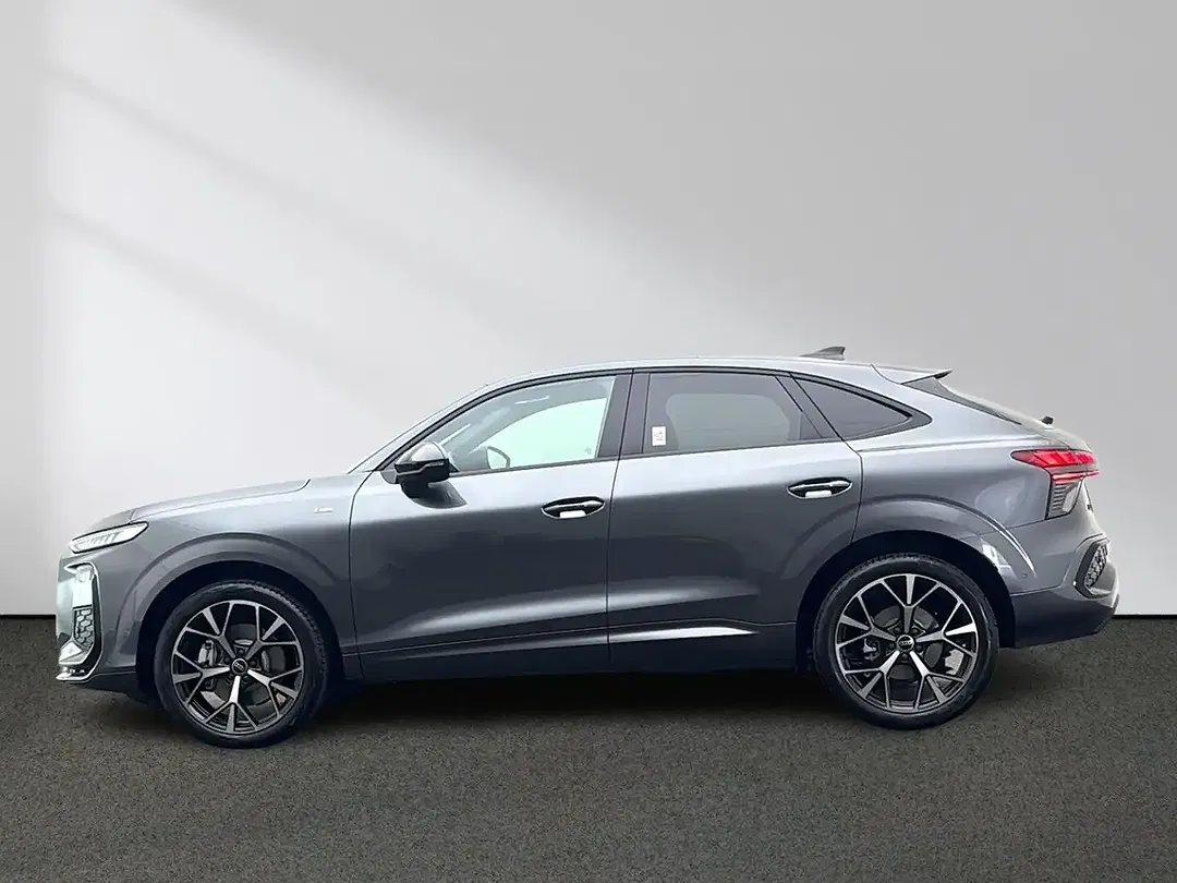 Audi Q3 - Thumbnail 1