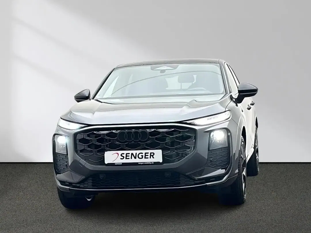 Audi Q3 - Thumbnail 3