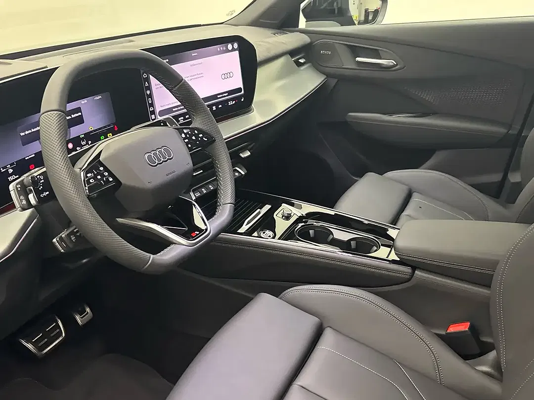 Audi Q3 - Thumbnail 8