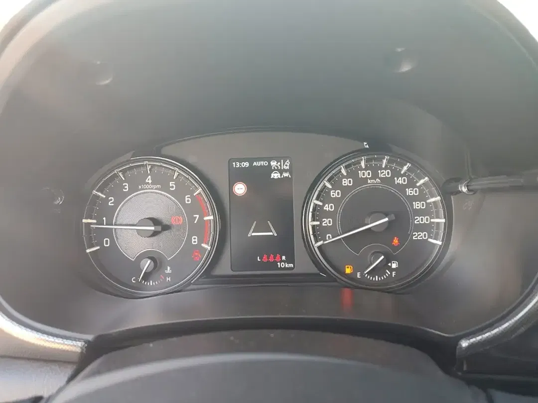 Suzuki Vitara - Thumbnail 10