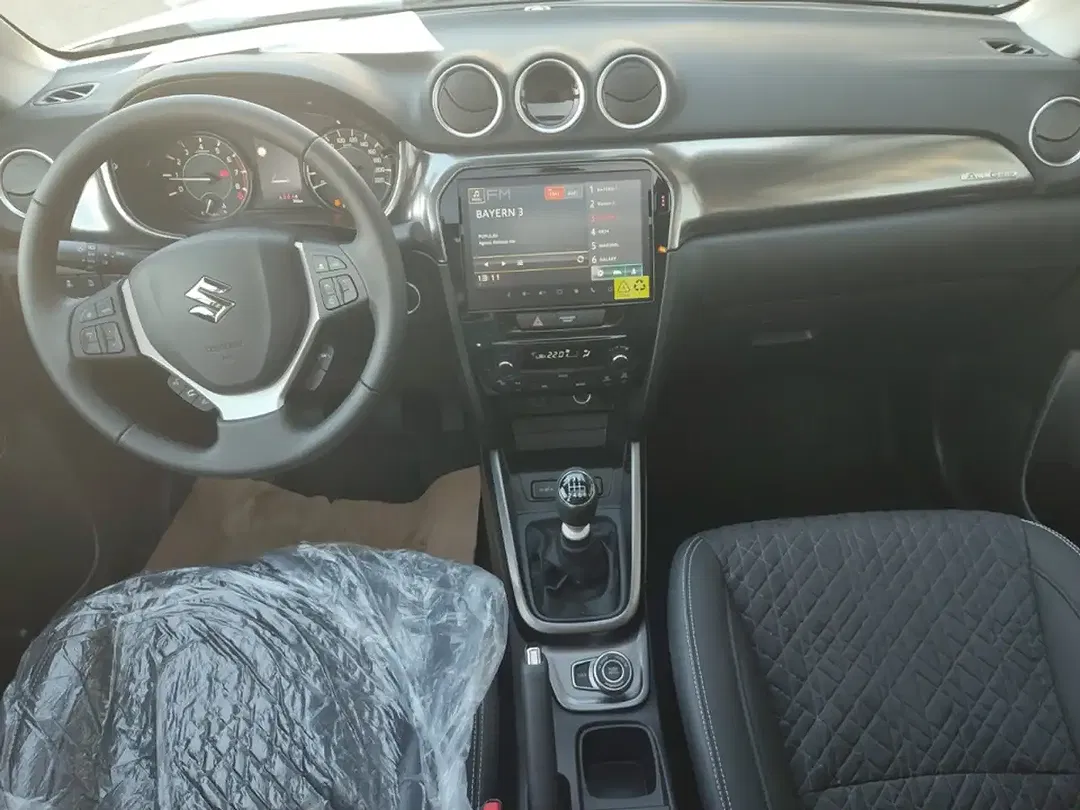 Suzuki Vitara - Thumbnail 13