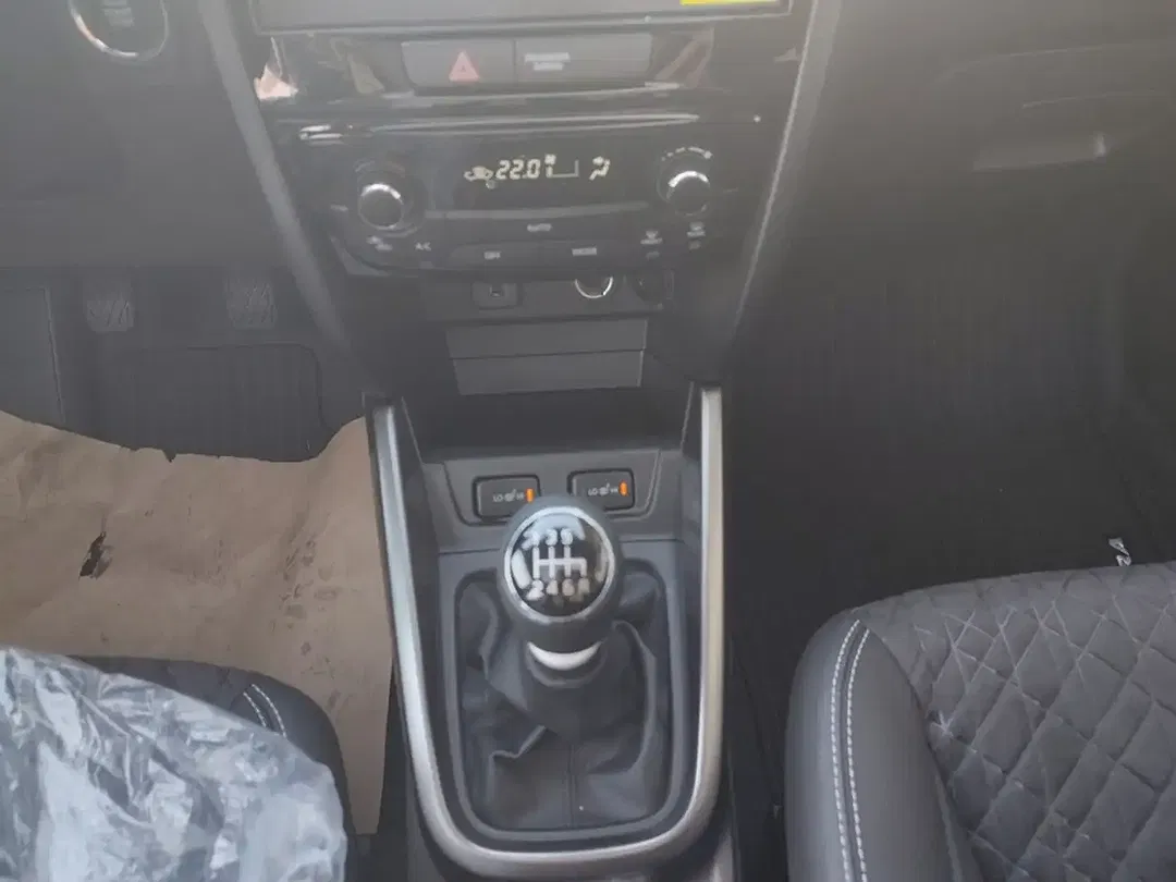 Suzuki Vitara - Thumbnail 14