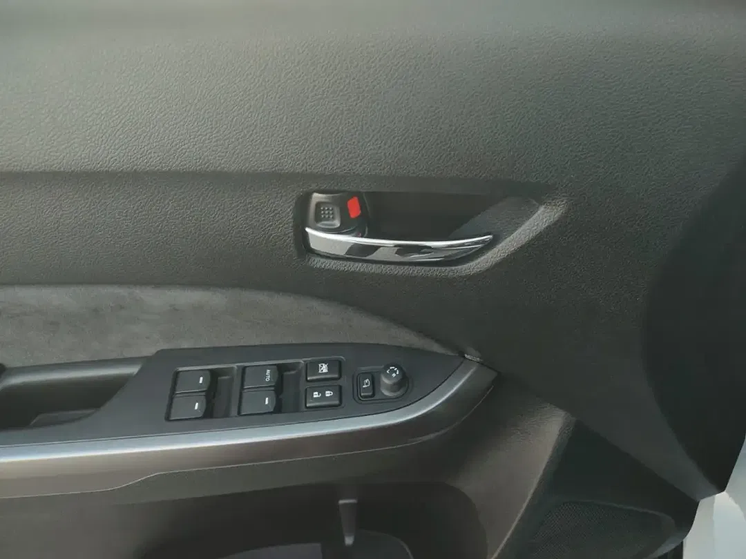 Suzuki Vitara - Thumbnail 7