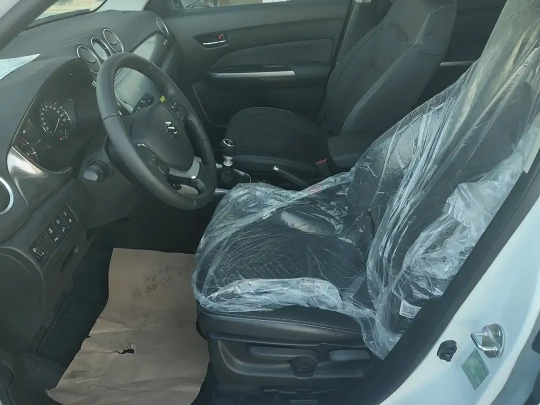 Suzuki Vitara - Thumbnail 8