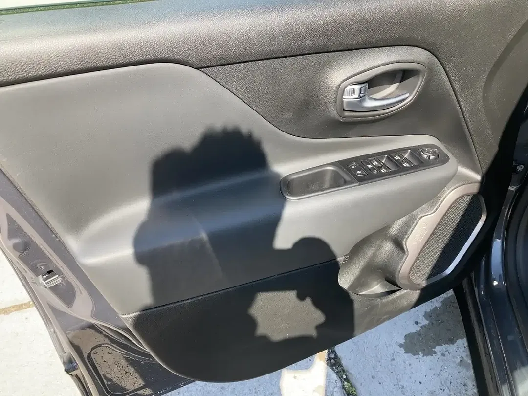 Jeep Renegade - Thumbnail 13