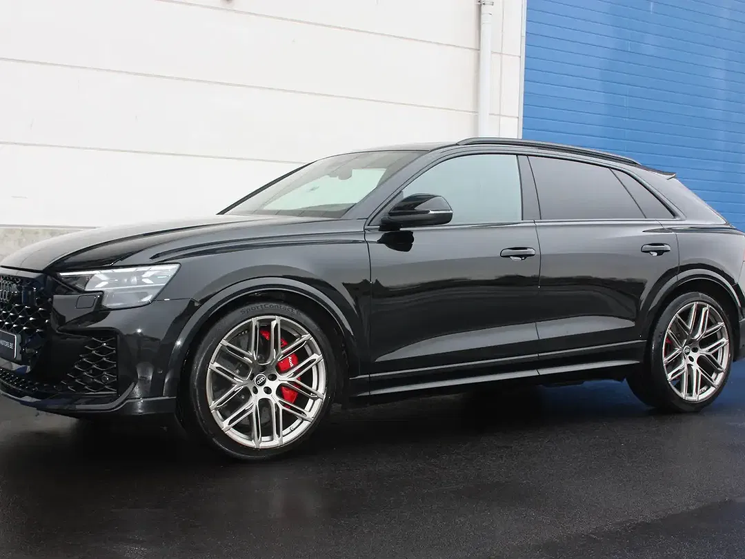 Audi RS Q8 - Thumbnail 2