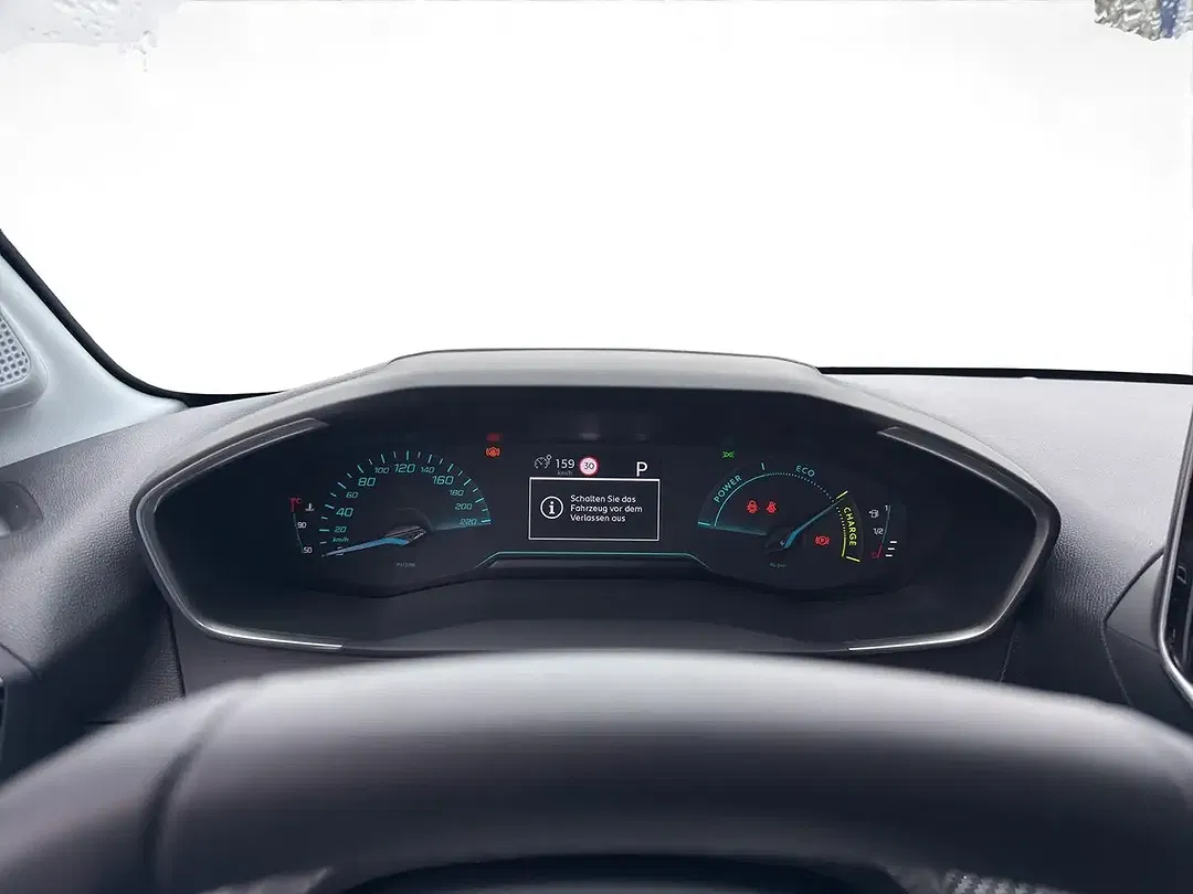 Peugeot 208 - Thumbnail 11