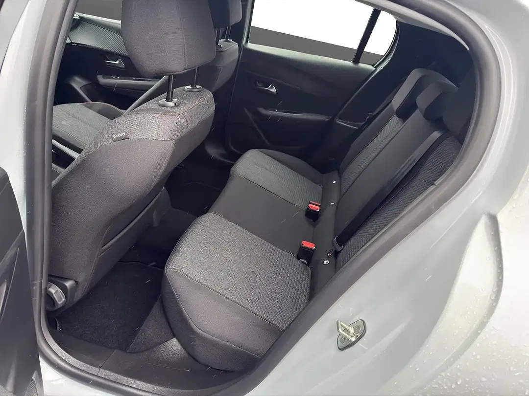 Peugeot 208 - Thumbnail 12
