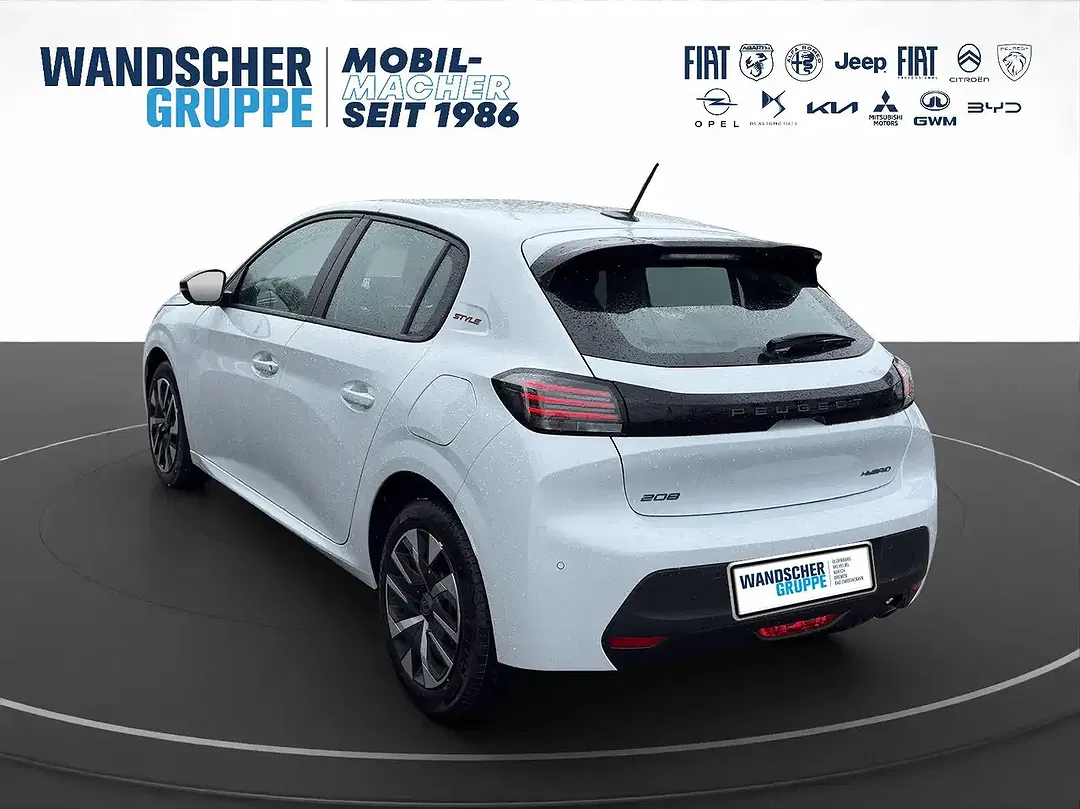 Peugeot 208 - Thumbnail 3