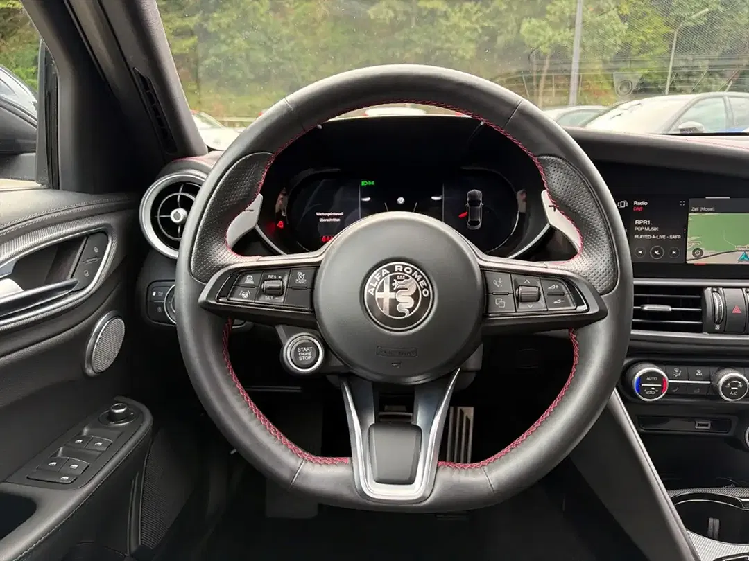 Alfa Romeo Giulia - Thumbnail 9