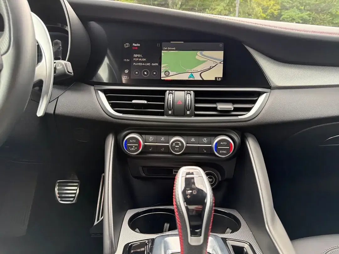 Alfa Romeo Giulia - Thumbnail 10