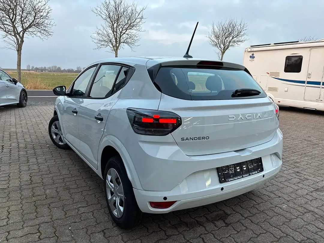 Dacia Sandero - Thumbnail 3