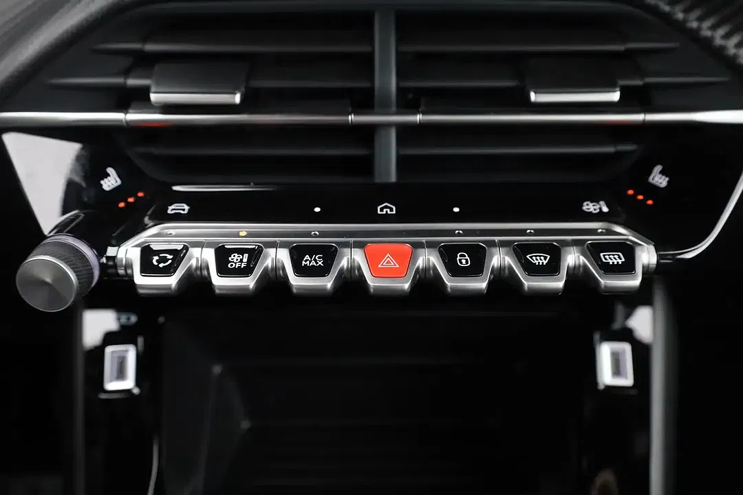 Peugeot 2008 - Thumbnail 11
