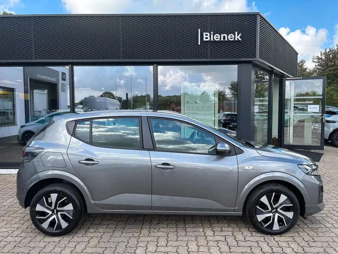 Dacia Sandero - Thumbnail 1