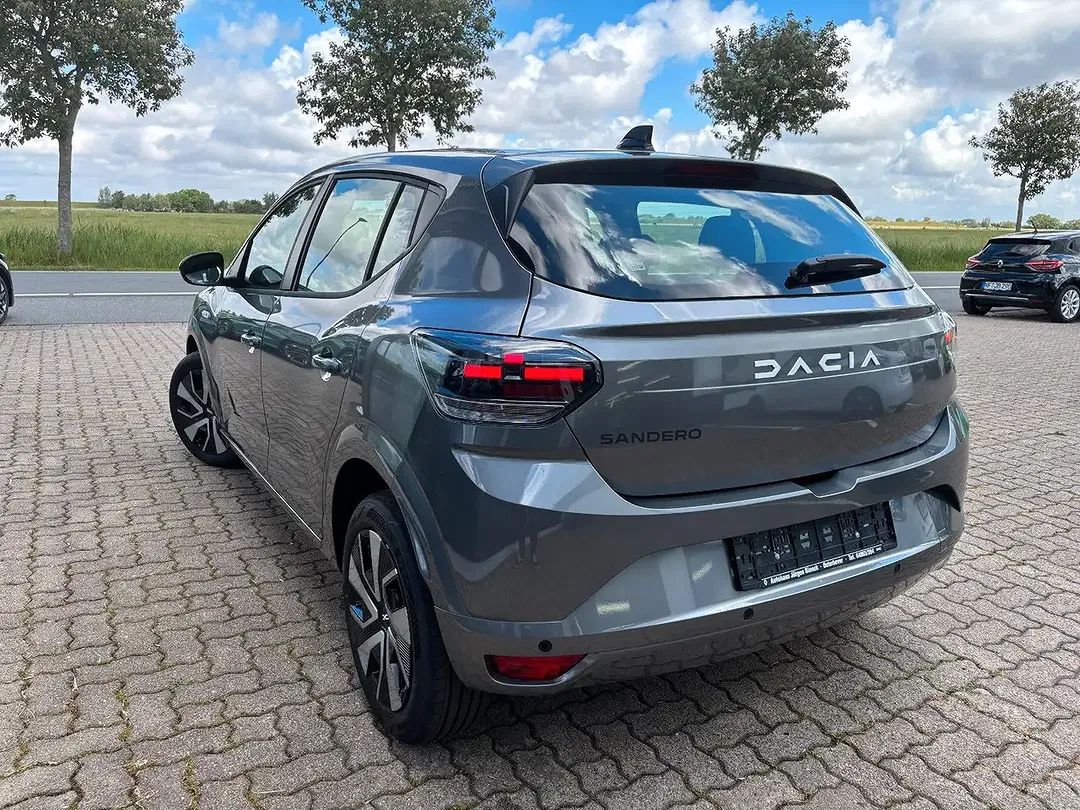 Dacia Sandero - Thumbnail 3