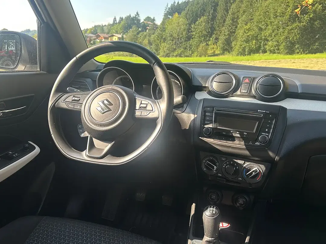 Suzuki Swift - Thumbnail 6