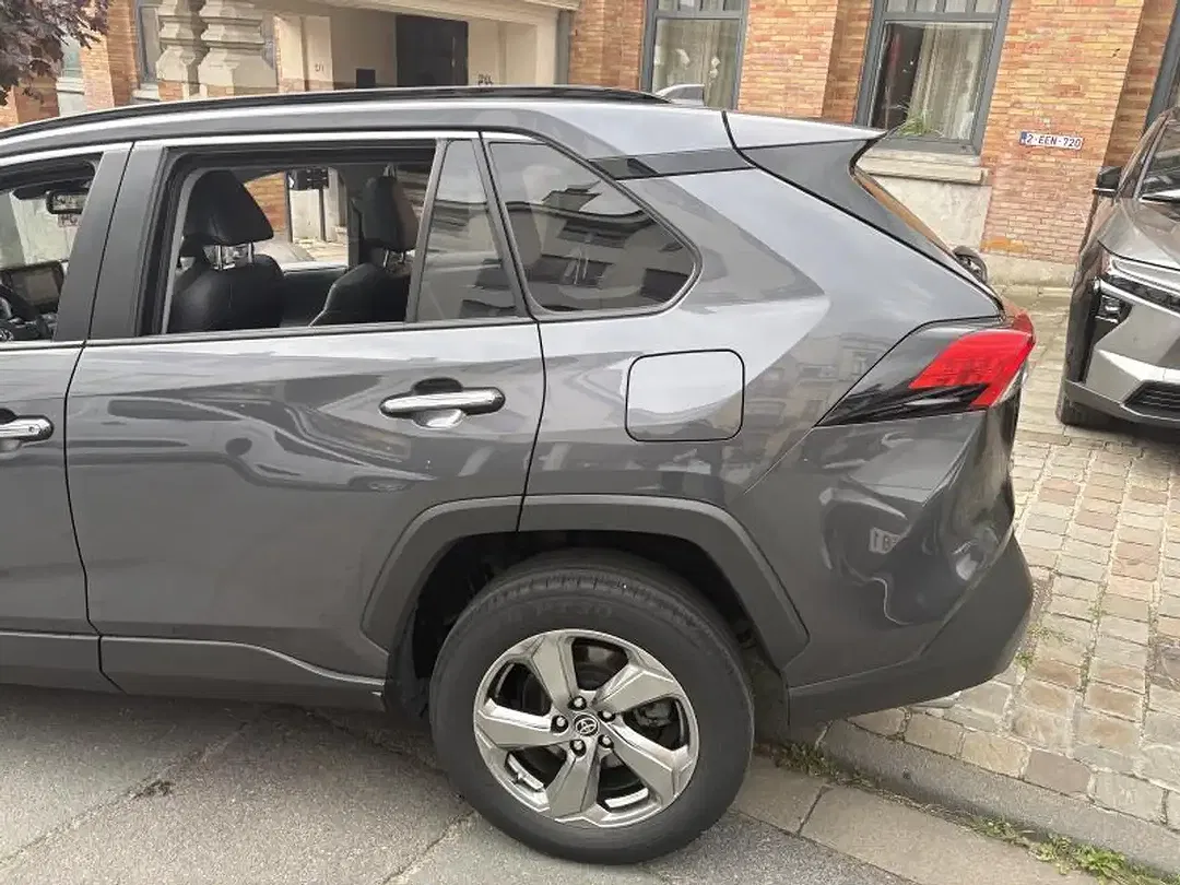 Toyota RAV 4 - Thumbnail 11