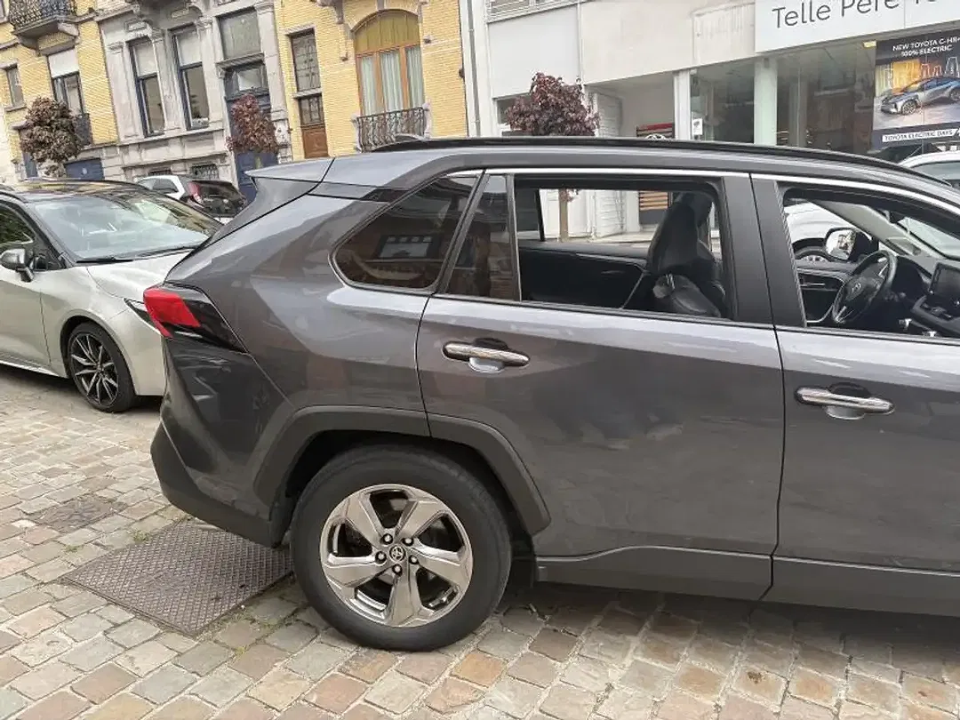Toyota RAV 4 - Thumbnail 6