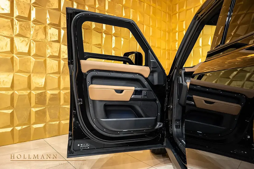 Land Rover Defender - Thumbnail 2