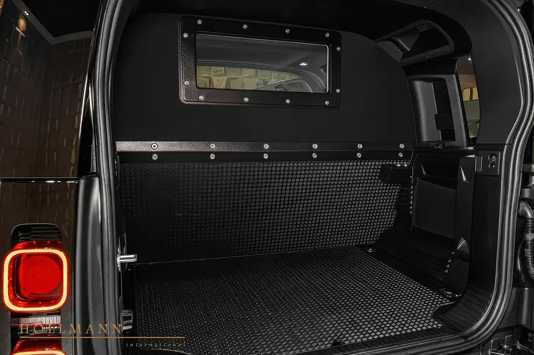 Land Rover Defender - Thumbnail 4