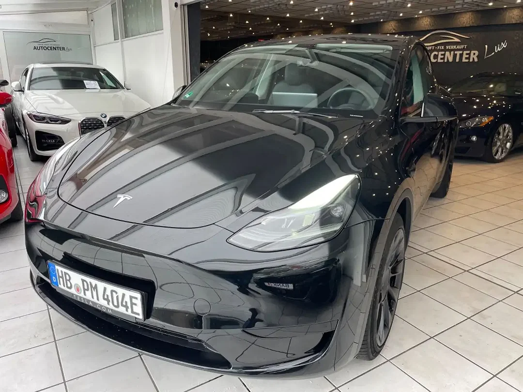 Tesla Model Y - Afbeelding 1