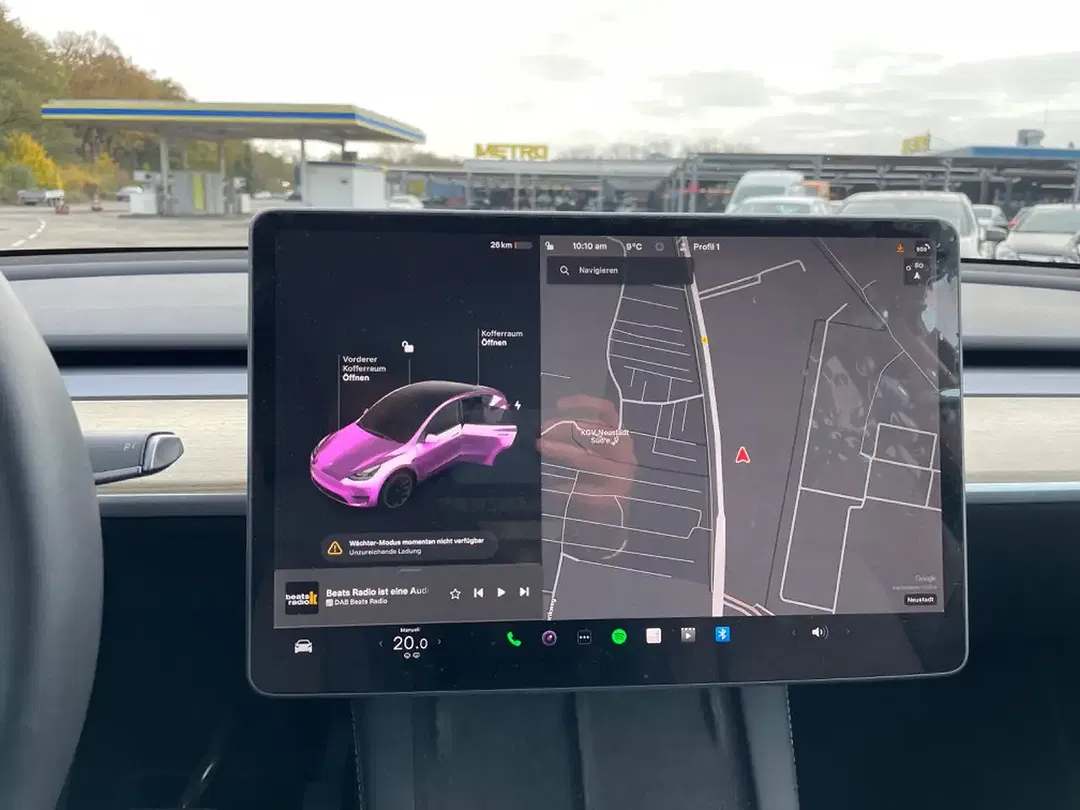 Tesla Model Y - Thumbnail 15
