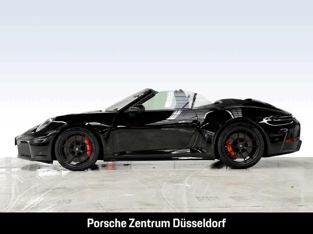 Porsche 992 - Thumbnail 2