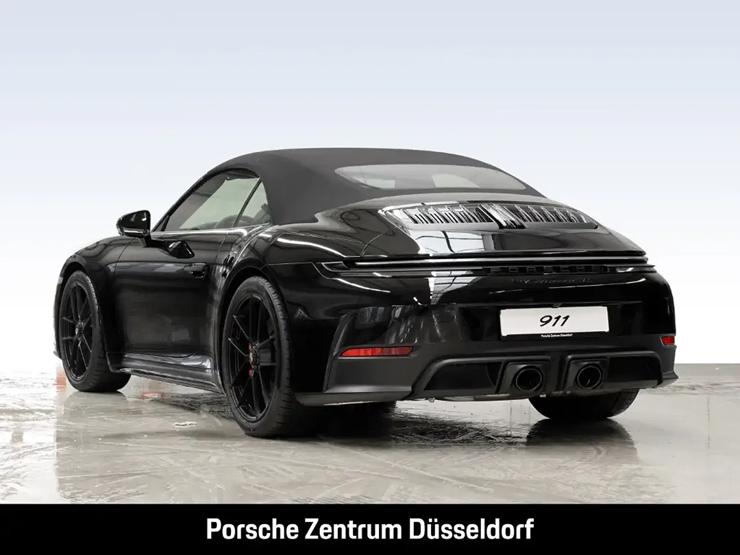 Porsche 992 - Thumbnail 3