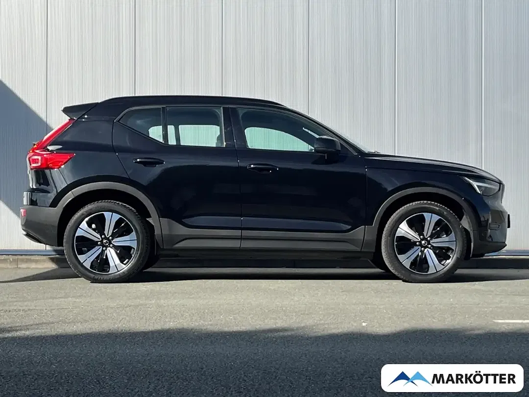 Volvo XC40 - Thumbnail 3