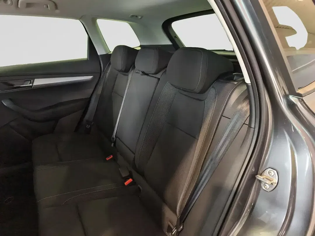 Skoda Karoq - Thumbnail 13