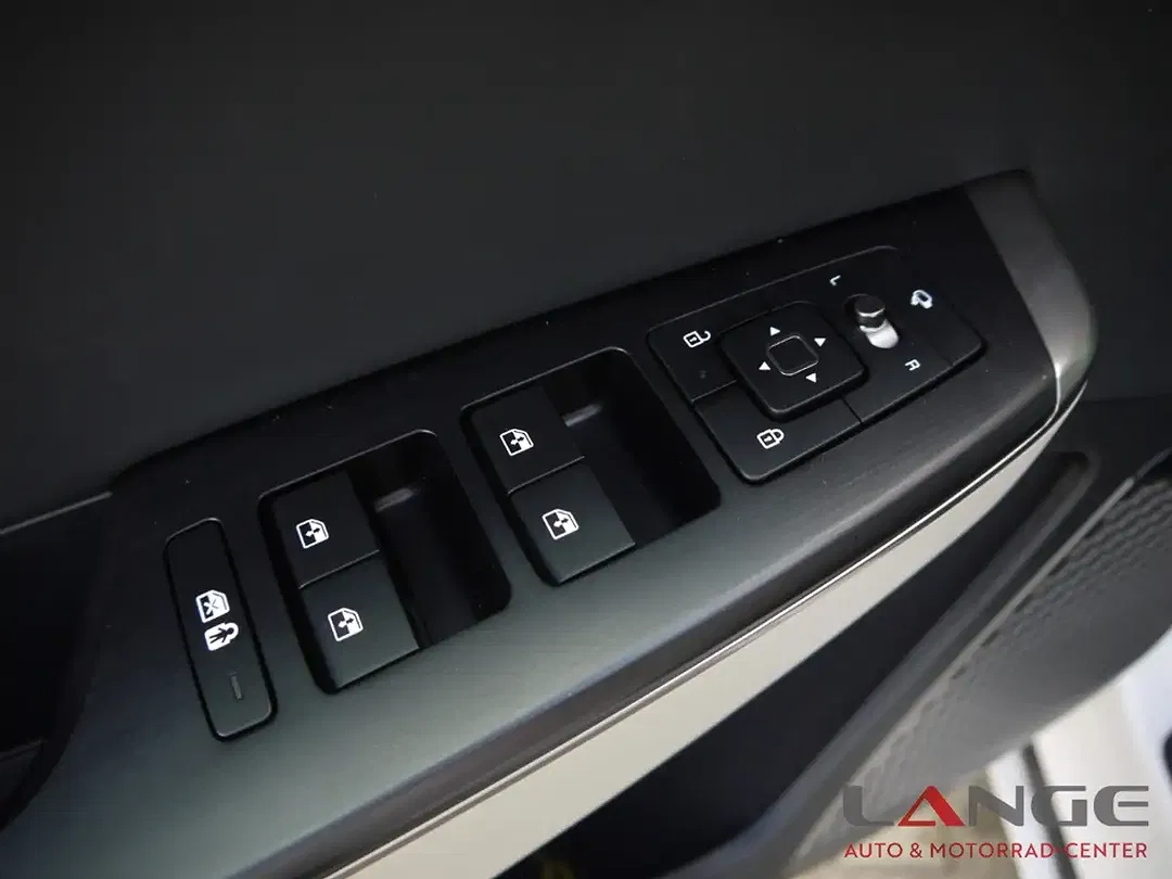 Kia EV6 - Thumbnail 13