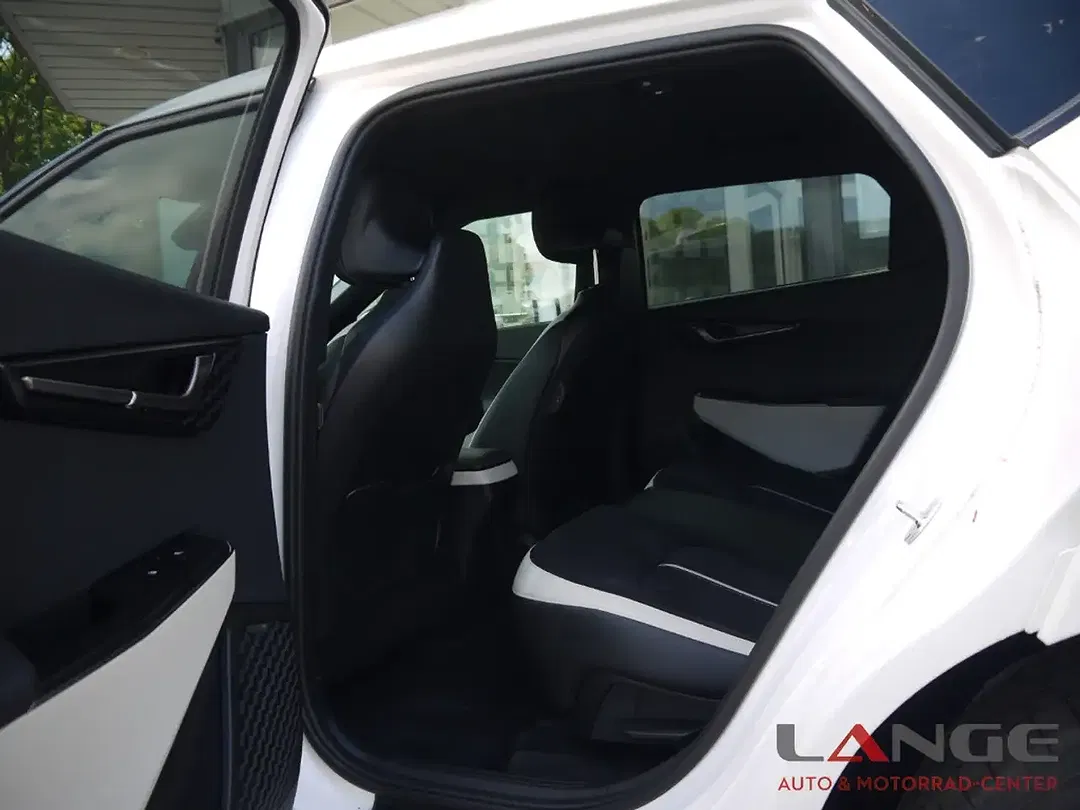 Kia EV6 - Thumbnail 9
