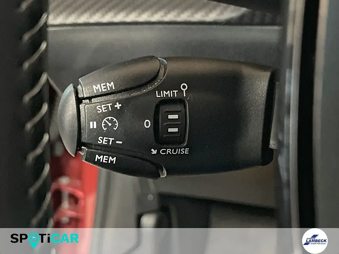 Peugeot 208 - Thumbnail 14