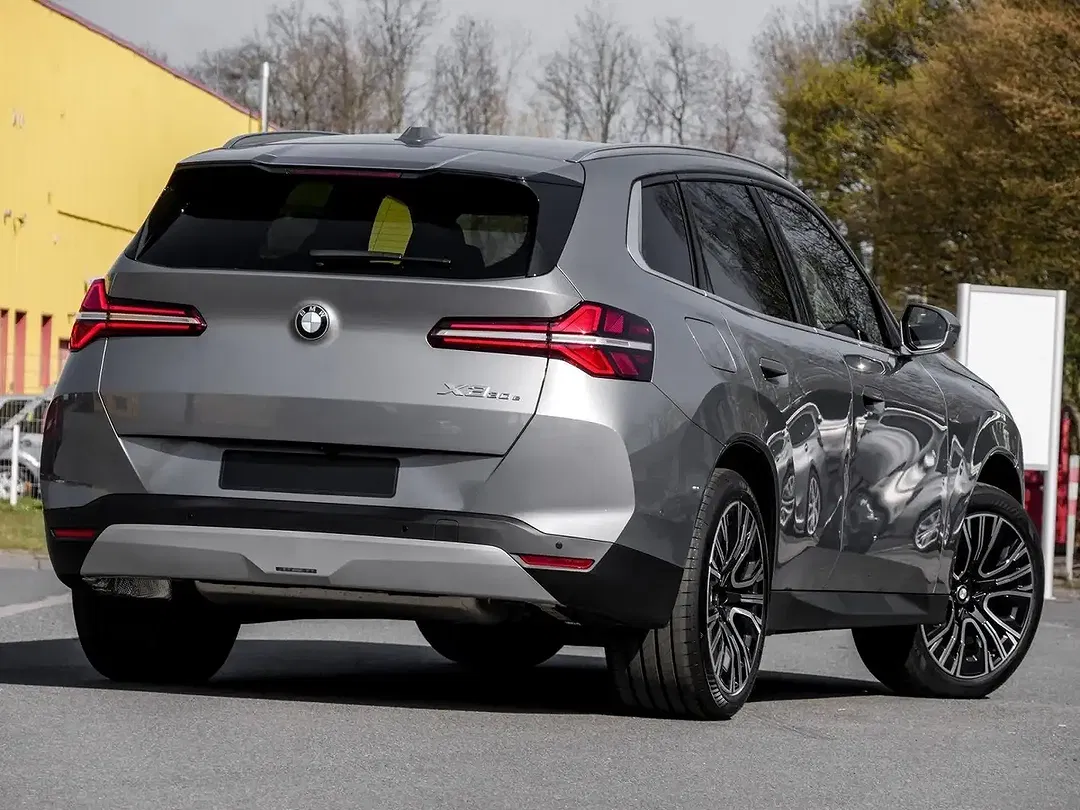 BMW X3 - Thumbnail 2