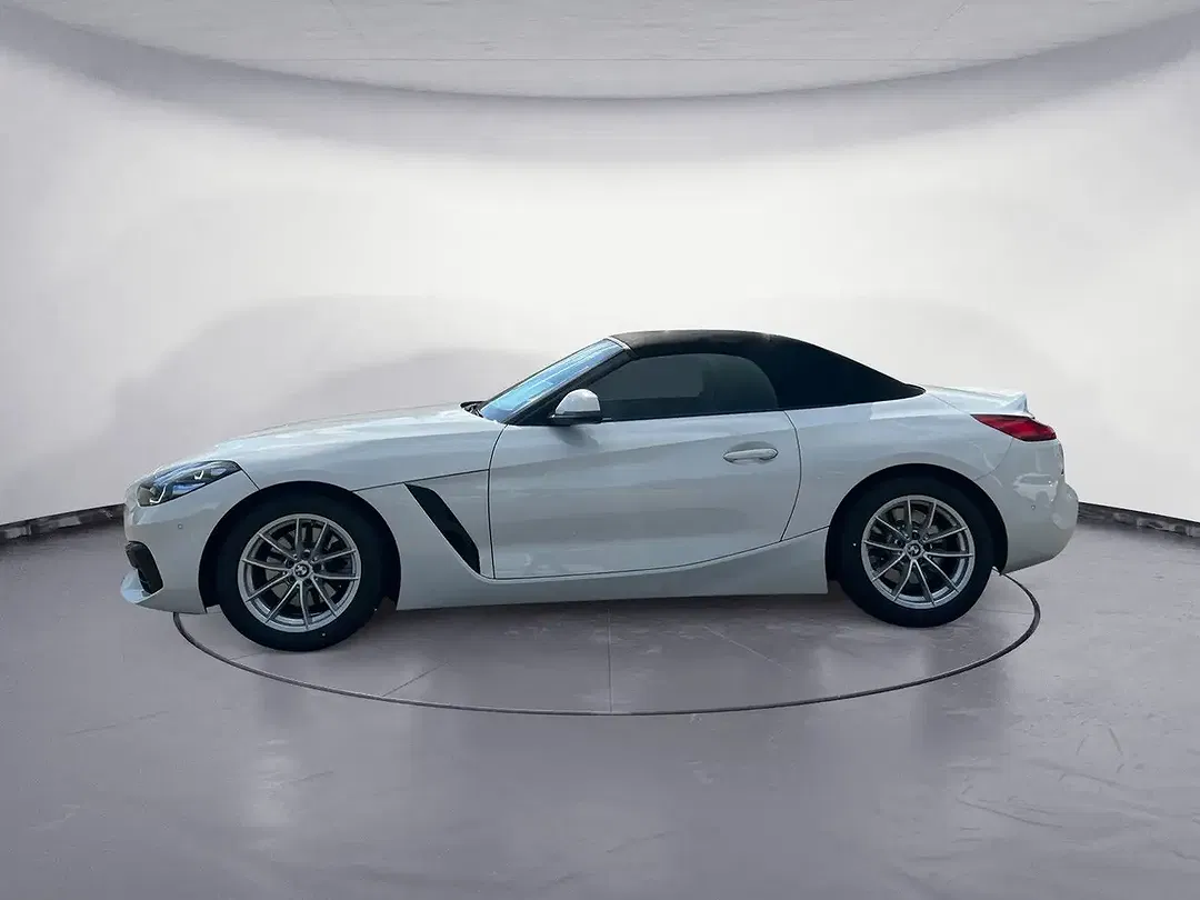 BMW Z4 - Thumbnail 2