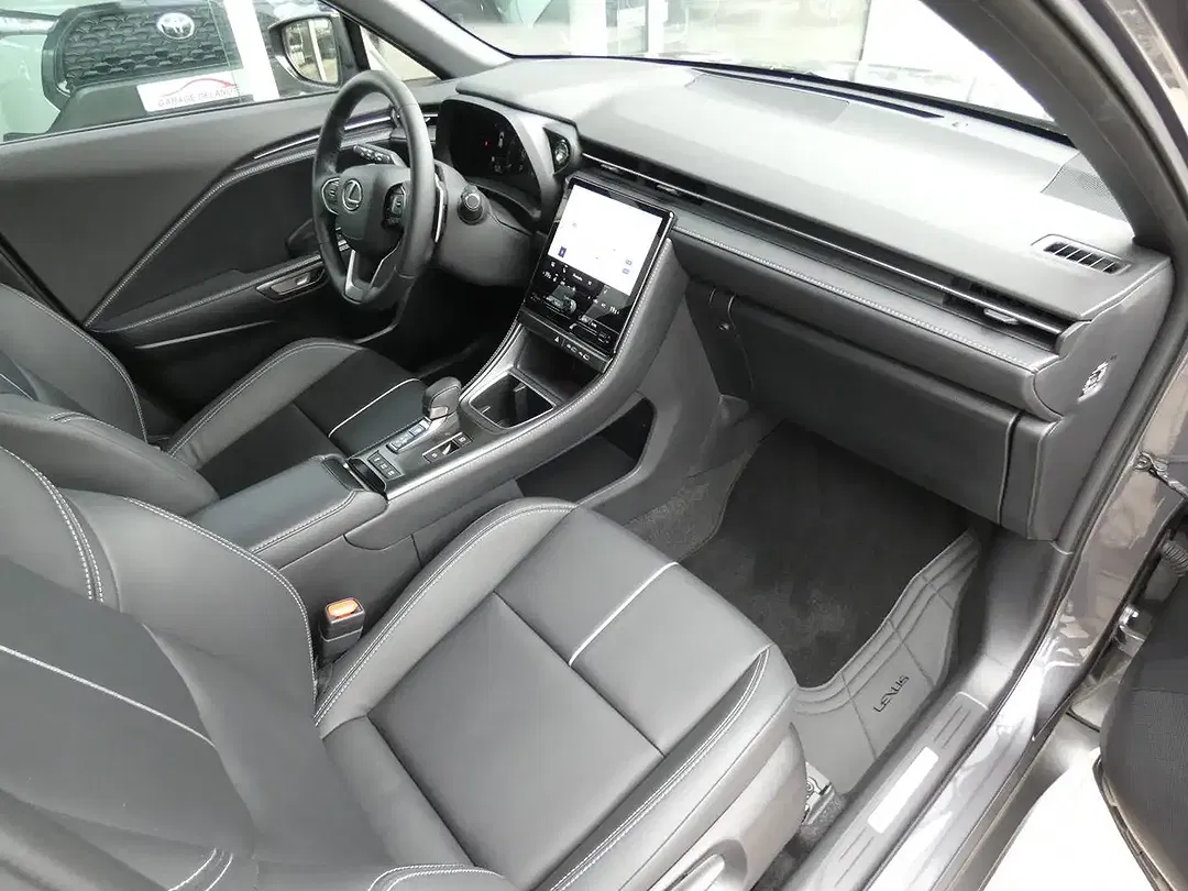 Lexus LBX - Thumbnail 6