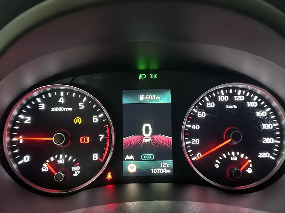 Kia Stonic - Thumbnail 11