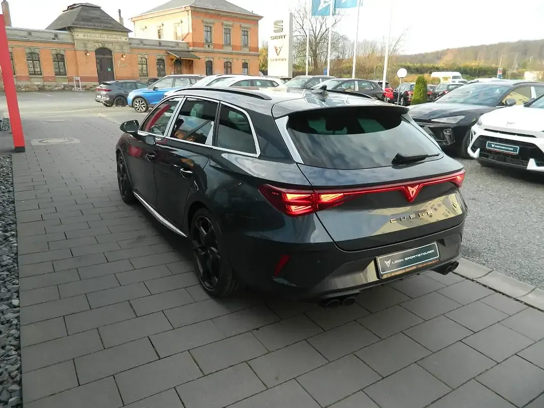 CUPRA Leon - Thumbnail 2