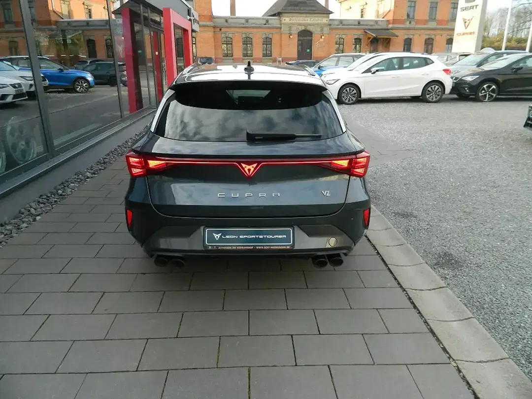 CUPRA Leon - Thumbnail 3