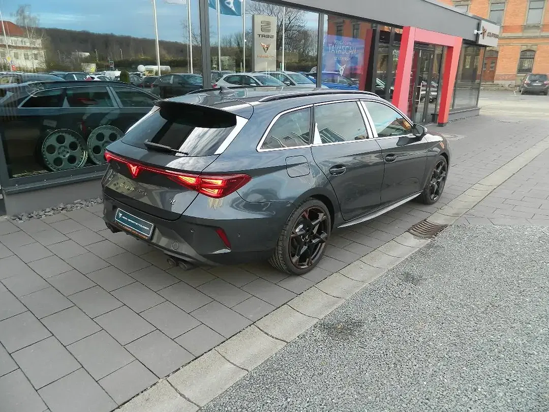CUPRA Leon - Thumbnail 4