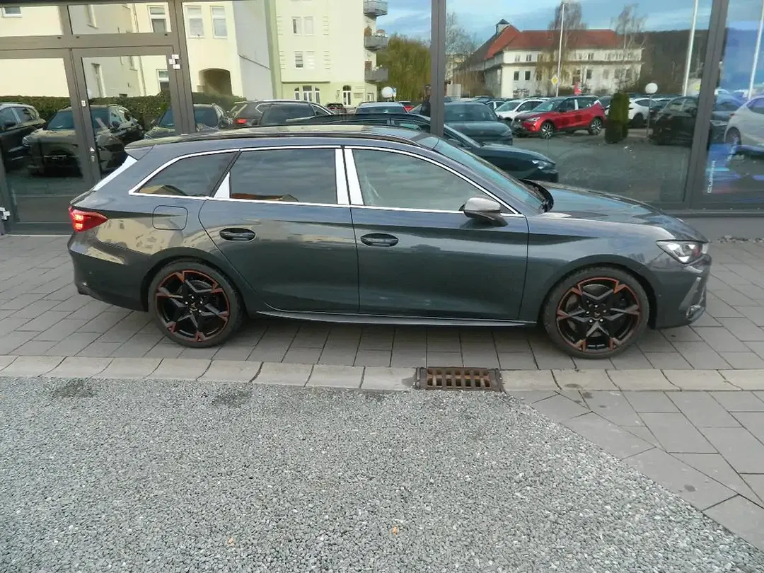 CUPRA Leon - Thumbnail 5