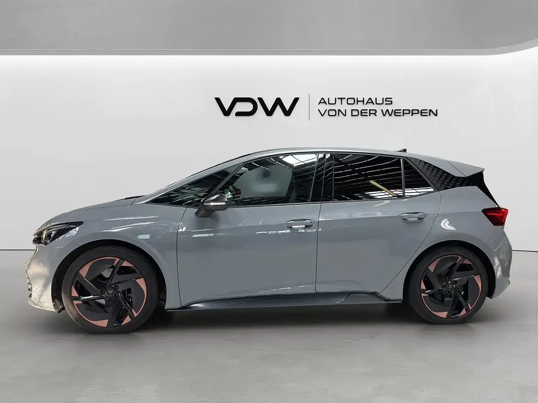 CUPRA Born - Thumbnail 3