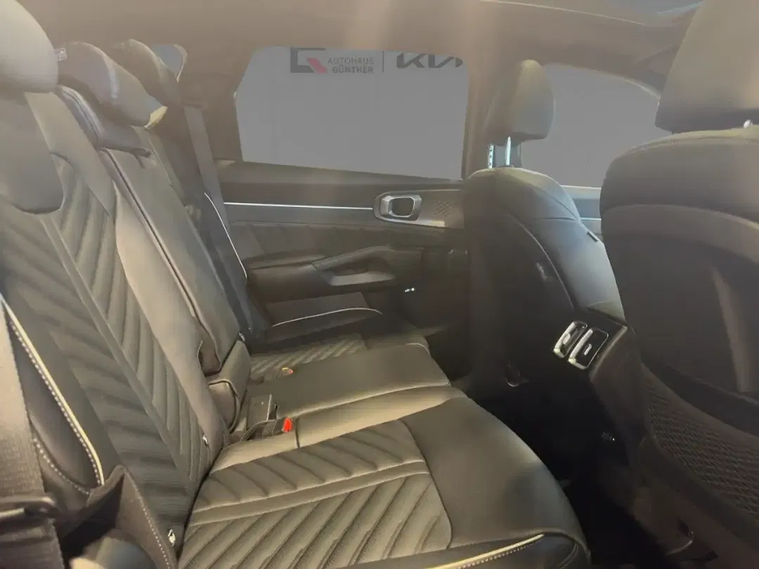 Kia Sorento - Thumbnail 10
