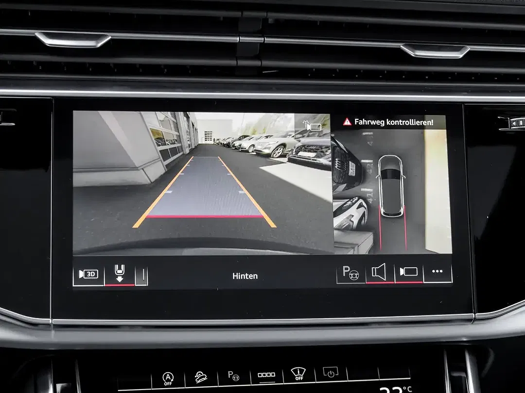 Audi Q7 - Thumbnail 13