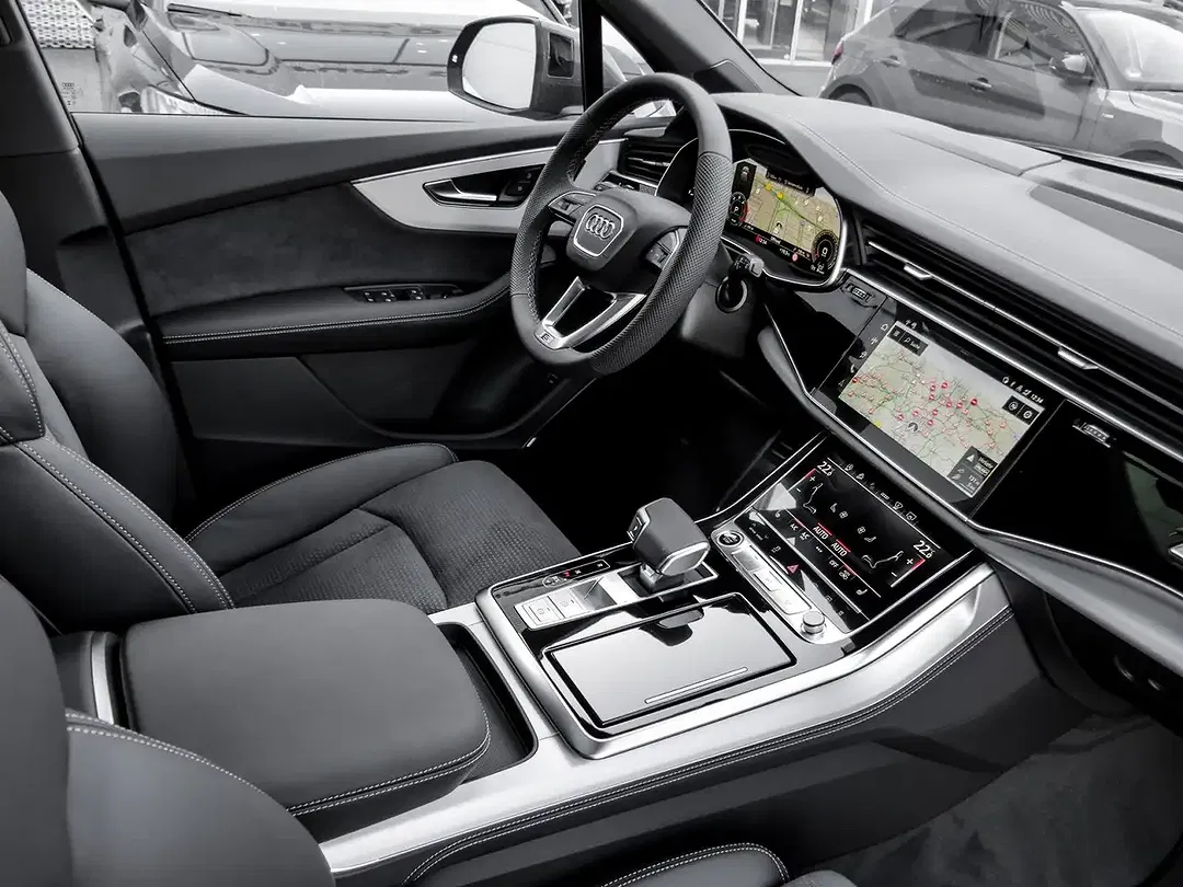 Audi Q7 - Thumbnail 3