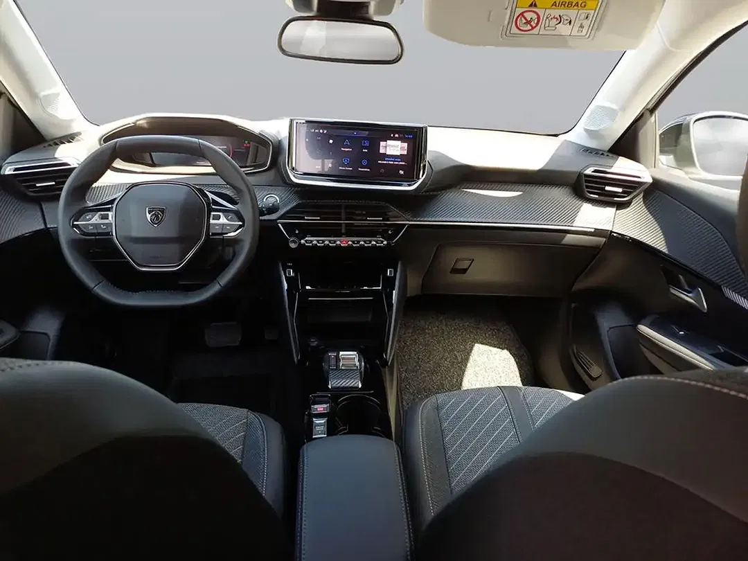 Peugeot 208 - Thumbnail 9