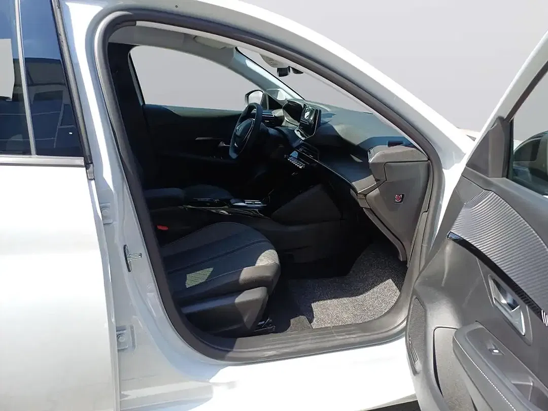 Peugeot 208 - Thumbnail 10